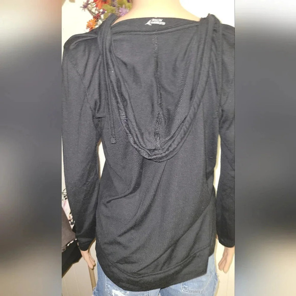 Old navy active sweater - Picture 2 of 3